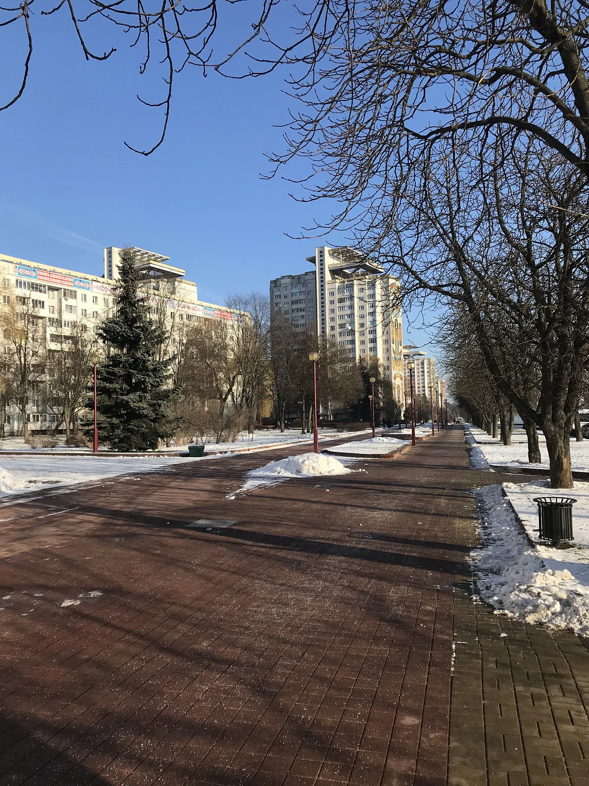 Мозаичные панно «Город герой», «Город культуры»,  «Город-строитель», «Город науки» в микрорайоне Восток.