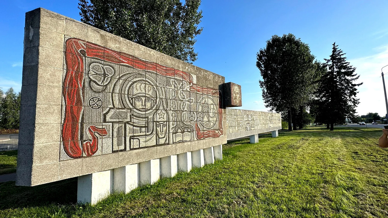 Декоративная стенка на въезде в г. Столбцы