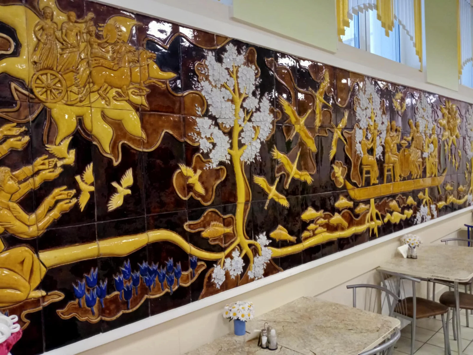 Мозаика в бассейне, керамические панно, гобелен, гостиница "Беларусь"