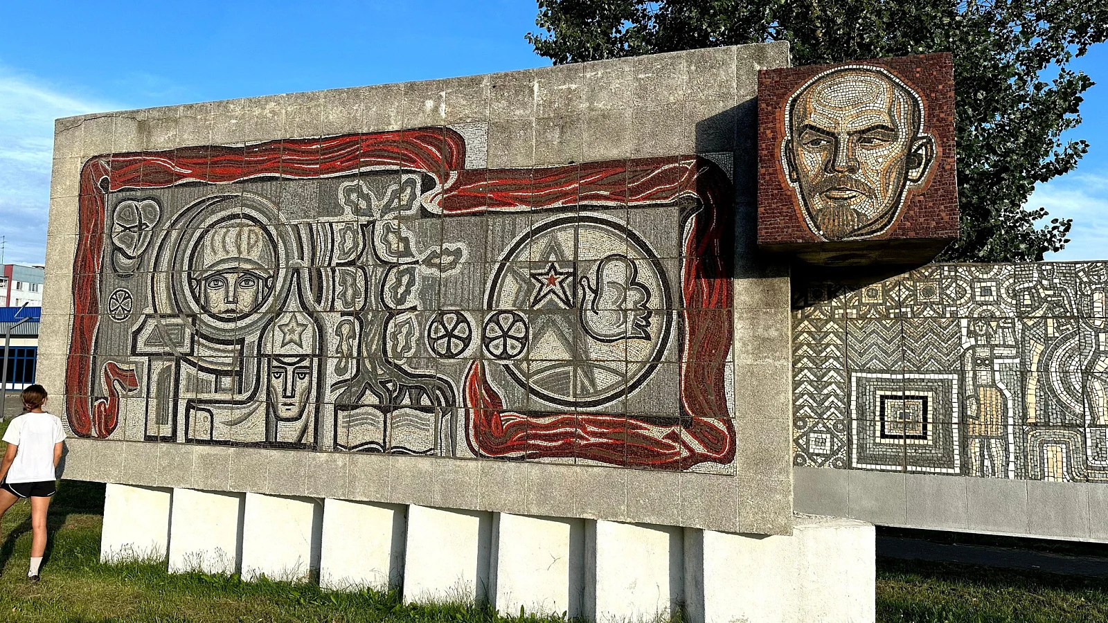 Декоративная стенка на въезде в г. Столбцы