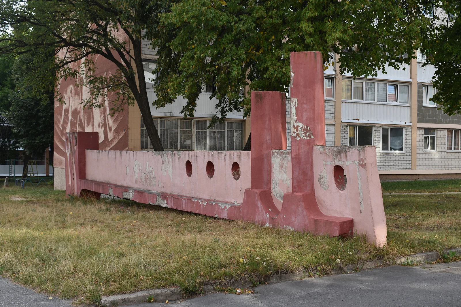 Бульвар Юности сграффито