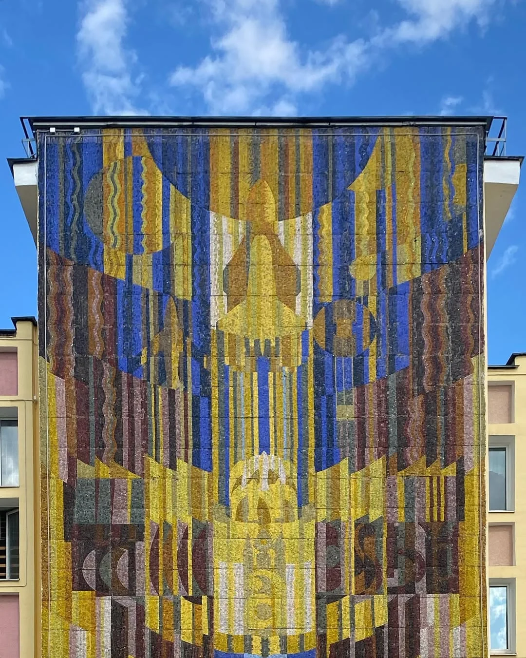 Мозаика на гимназии №1 им. Ж.И. Алферова