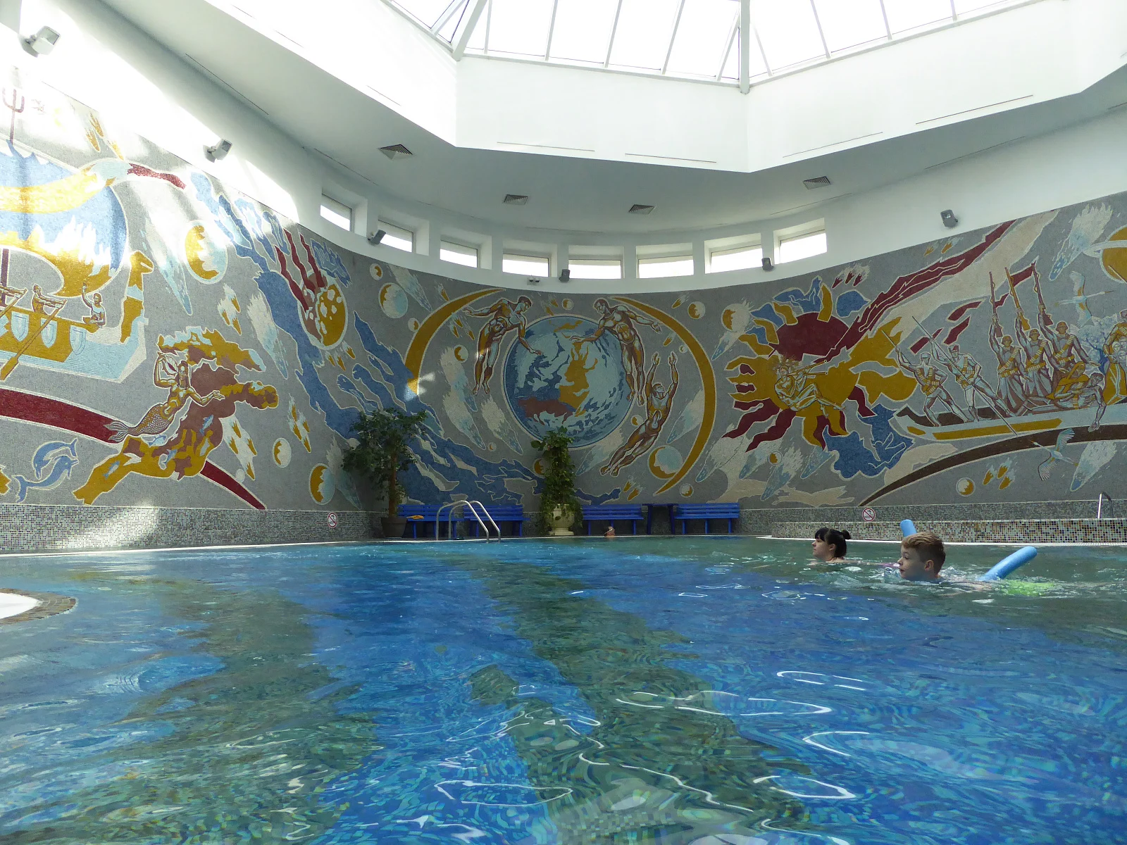 Мозаика в бассейне, керамические панно, гобелен, гостиница "Беларусь"